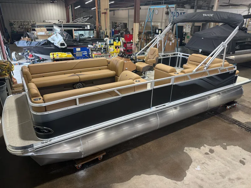 The Image of Tahoe Sport 2380 Cruise Rear Bench (CRB) & Honda 4-Stroke EFI 2026 - 1