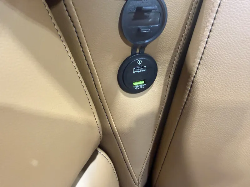 Slide: The Image of Tahoe Sport 2380 Cruise Rear Bench (CRB) & Honda 4-Stroke EFI 2026 - 26