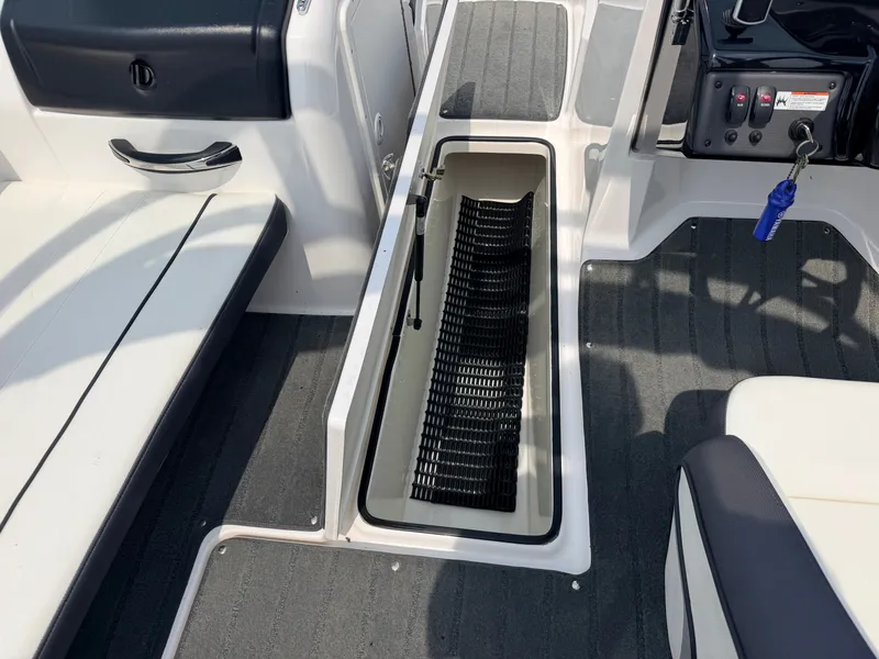Slide: The Image of Yamaha AR192 Jet Boat 210HP Supercharged 1.8L & Single Axle Trailer 2016 - 23