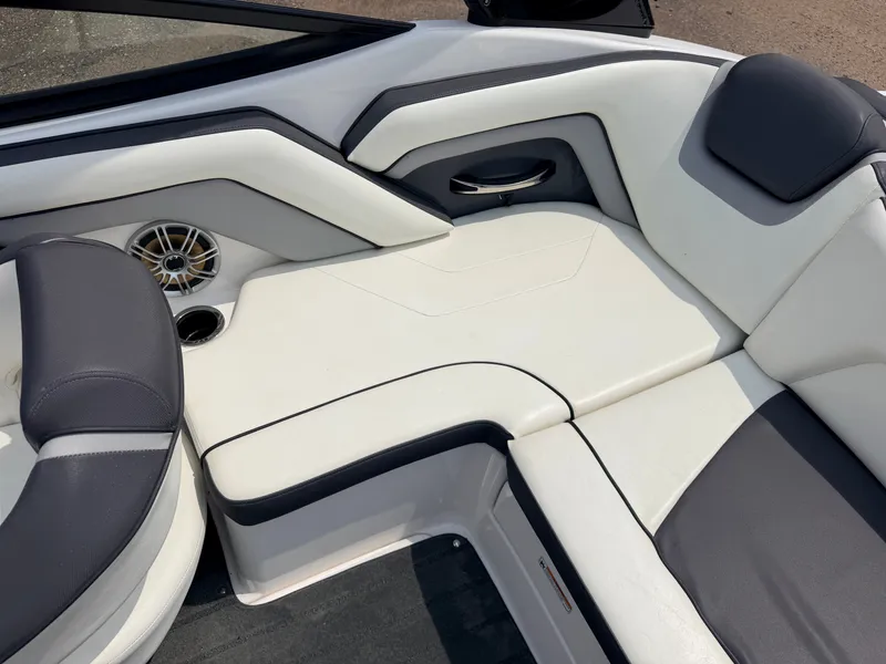 Slide: The Image of Yamaha AR192 Jet Boat 210HP Supercharged 1.8L & Single Axle Trailer 2016 - 36
