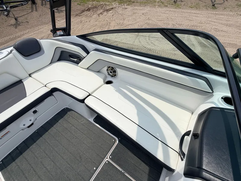 Slide: The Image of Yamaha AR192 Jet Boat 210HP Supercharged 1.8L & Single Axle Trailer 2016 - 31