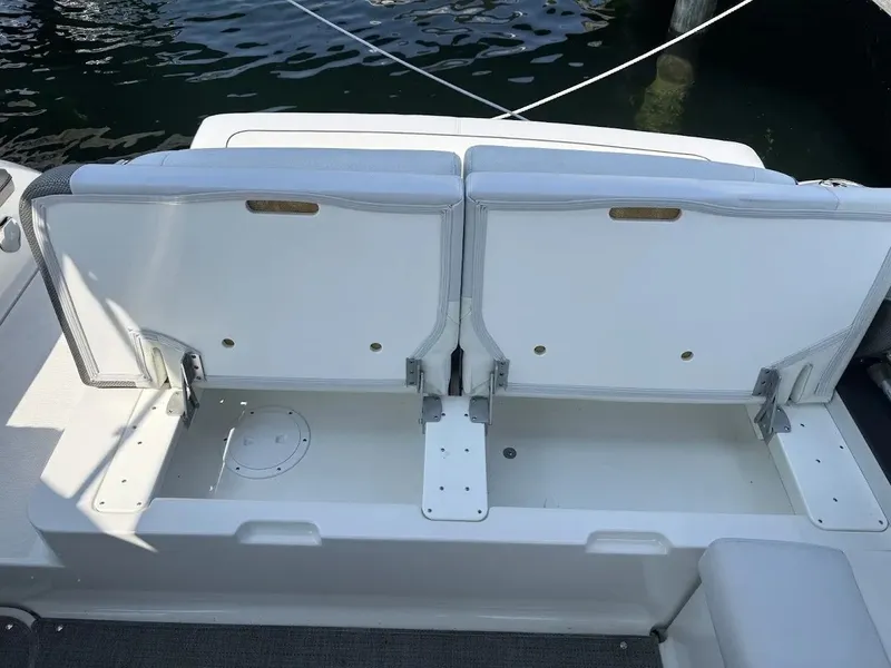 Slide: The Image of Formula 330 Crossover Bowrider 2016 - 38