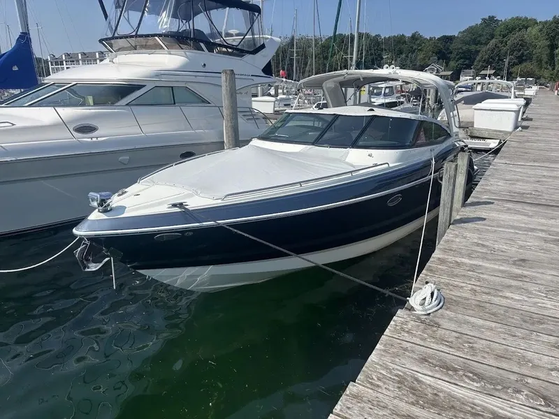 The Image of Formula 330 Crossover Bowrider 2016 - 1