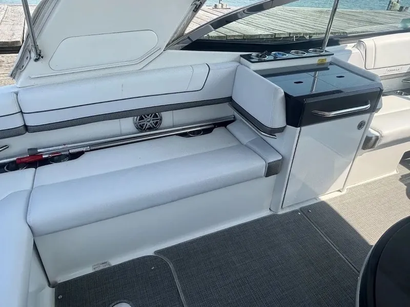 Slide: The Image of Formula 330 Crossover Bowrider 2016 - 7