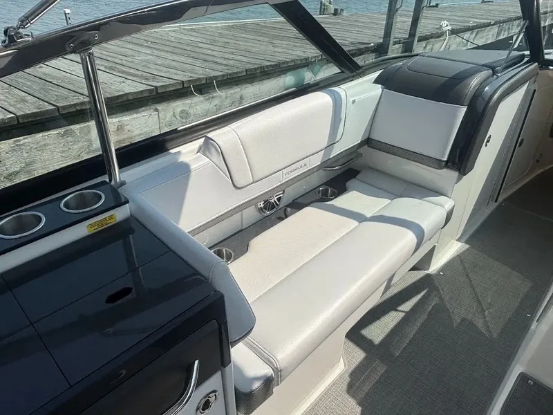 Slide: The Image of Formula 330 Crossover Bowrider 2016 - 9