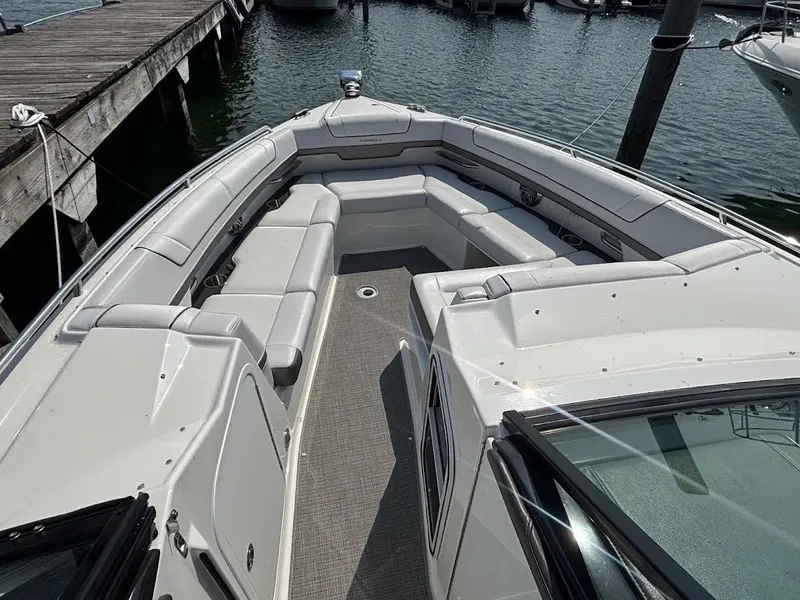 Slide: The Image of Formula 330 Crossover Bowrider 2016 - 31
