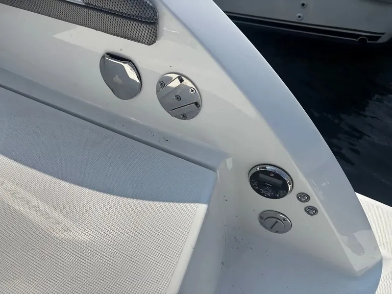 Slide: The Image of Formula 330 Crossover Bowrider 2016 - 5