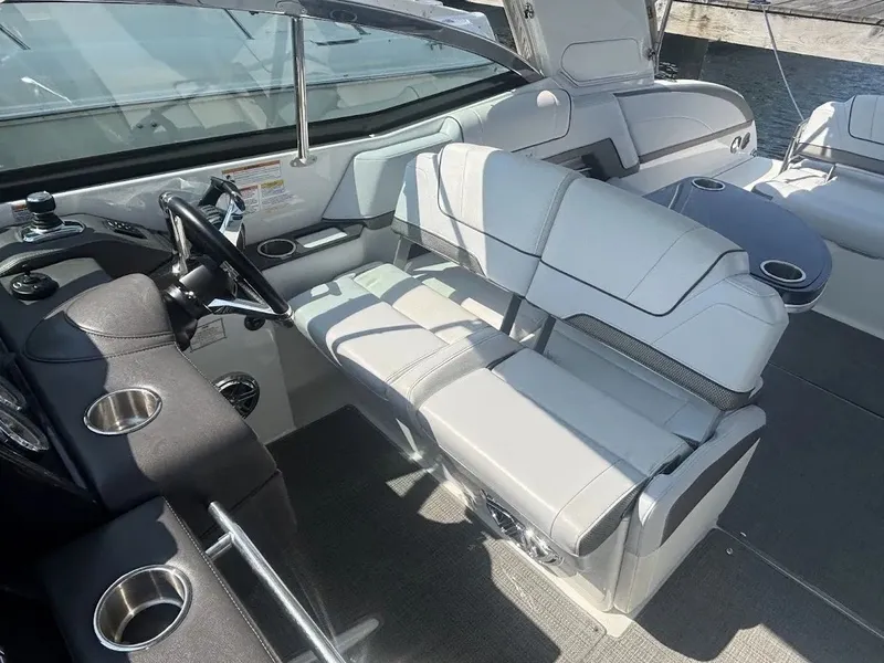 Slide: The Image of Formula 330 Crossover Bowrider 2016 - 10