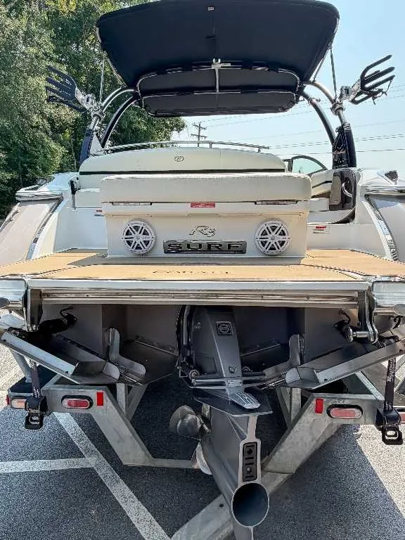 Slide: The Image of Cobalt R3 Surf 2019 - 8