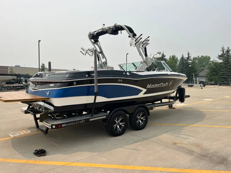 Slide: The Image of MasterCraft X30 2016 - 6