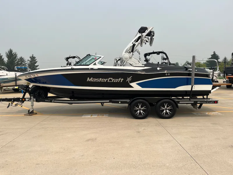 Slide: The Image of MasterCraft X30 2016 - 2