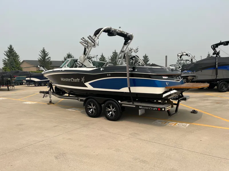 Slide: The Image of MasterCraft X30 2016 - 3