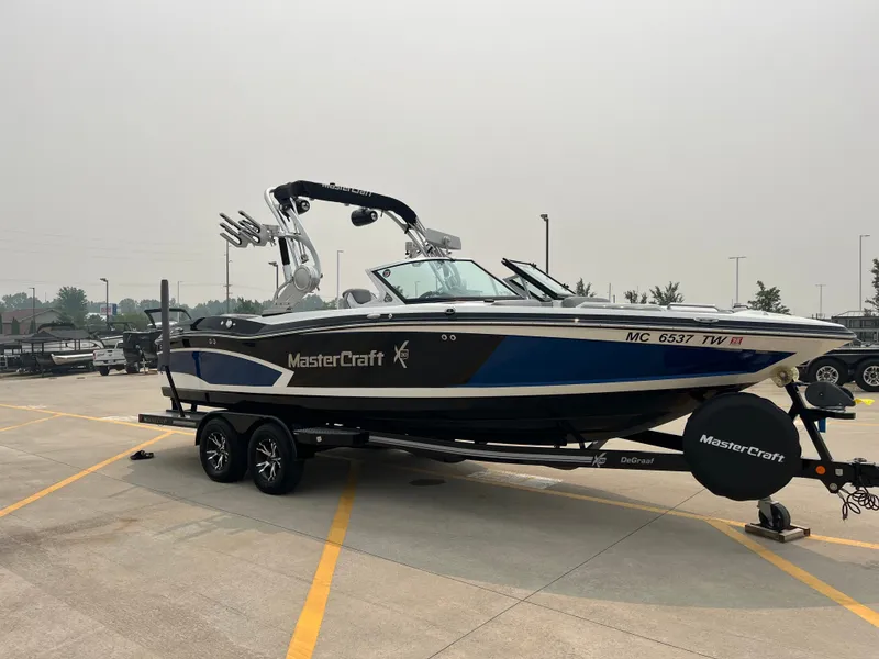 Slide: The Image of MasterCraft X30 2016 - 8
