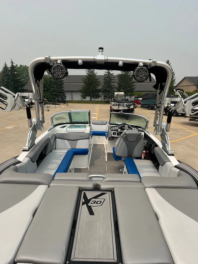 Slide: The Image of MasterCraft X30 2016 - 10
