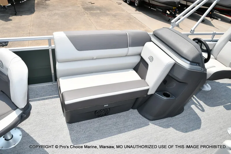 Slide: The Image of Sun Tracker Fishin' Barge 22 DLX 2027 - 33