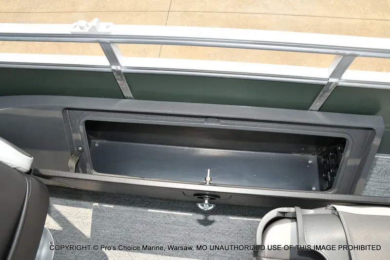 Slide: The Image of Sun Tracker Fishin' Barge 22 DLX 2027 - 52