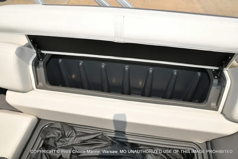 Slide: The Image of Sun Tracker Fishin' Barge 22 DLX 2027 - 58