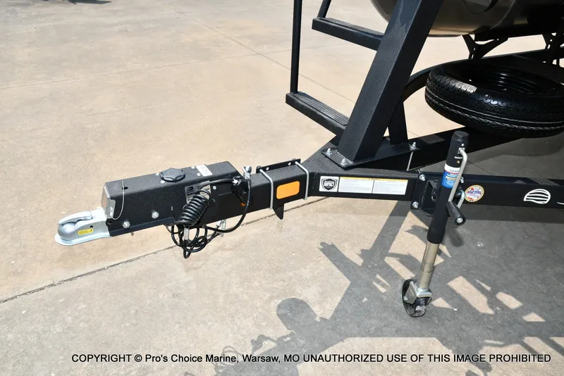 Slide: The Image of Sun Tracker Fishin' Barge 22 DLX 2027 - 22