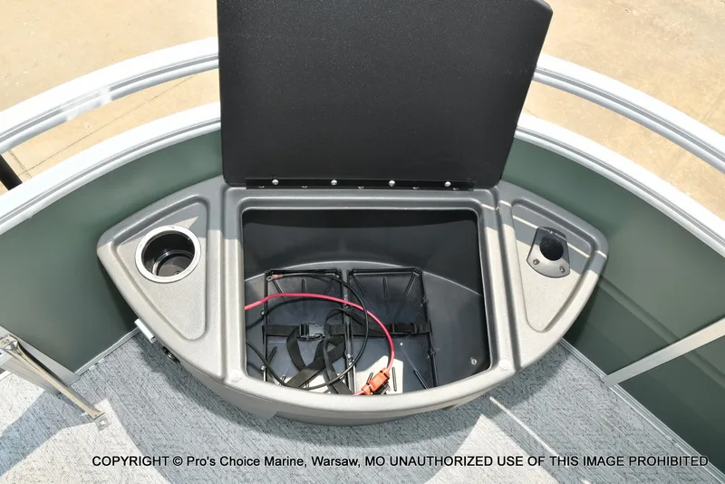 Slide: The Image of Sun Tracker Fishin' Barge 22 DLX 2027 - 26