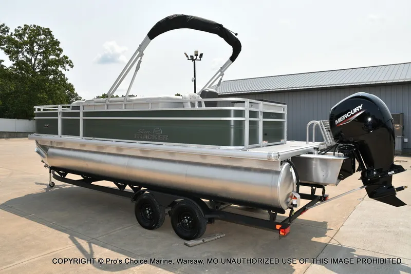 Slide: The Image of Sun Tracker Fishin' Barge 22 DLX 2027 - 64