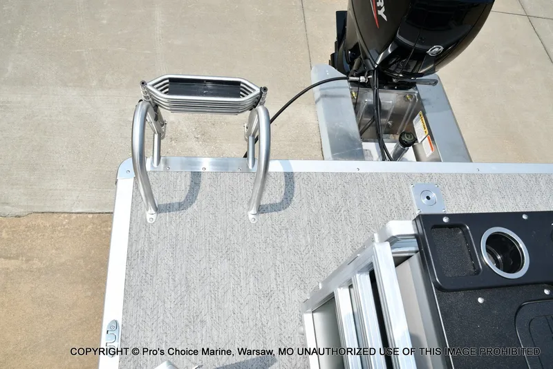 Slide: The Image of Sun Tracker Fishin' Barge 22 DLX 2027 - 44