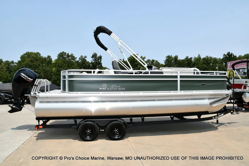 Slide: The Image of Sun Tracker Fishin' Barge 22 DLX 2027 - 62