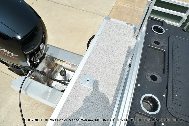 Slide: The Image of Sun Tracker Fishin' Barge 22 DLX 2027 - 45