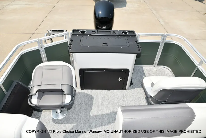 Slide: The Image of Sun Tracker Fishin' Barge 22 DLX 2027 - 15