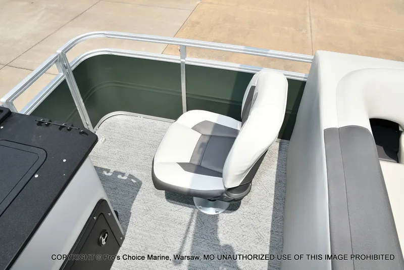 Slide: The Image of Sun Tracker Fishin' Barge 22 DLX 2027 - 40