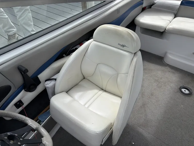 Slide: The Image of Four Winns 230 Horizon 2000 - 13