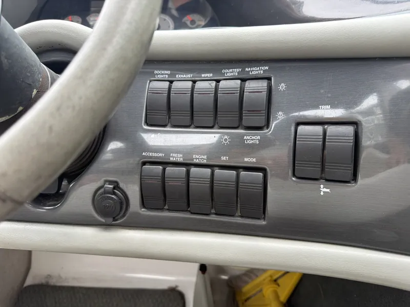 Slide: The Image of Four Winns 230 Horizon 2000 - 15