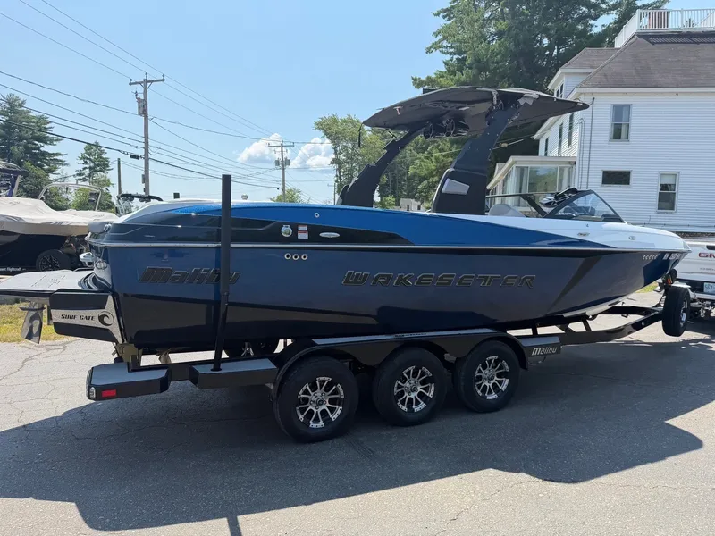 Slide: The Image of Malibu Wakesetter 25 LSV 2016 - 3
