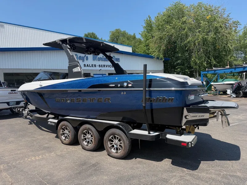 Slide: The Image of Malibu Wakesetter 25 LSV 2016 - 11