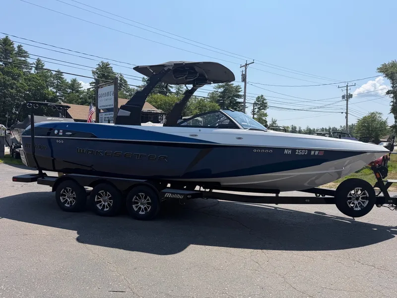 Slide: The Image of Malibu Wakesetter 25 LSV 2016 - 2