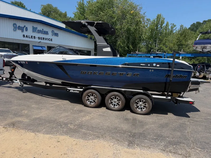 Slide: The Image of Malibu Wakesetter 25 LSV 2016 - 7