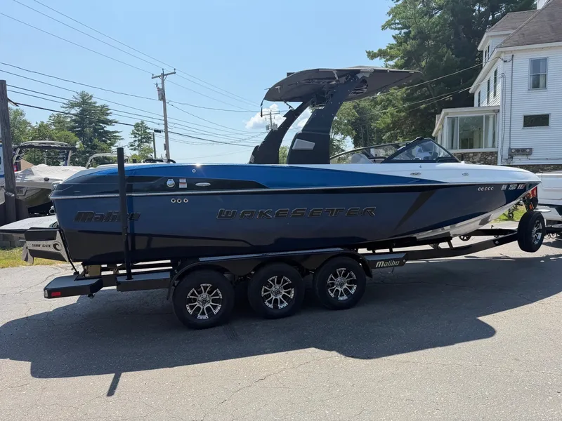 Slide: The Image of Malibu Wakesetter 25 LSV 2016 - 4