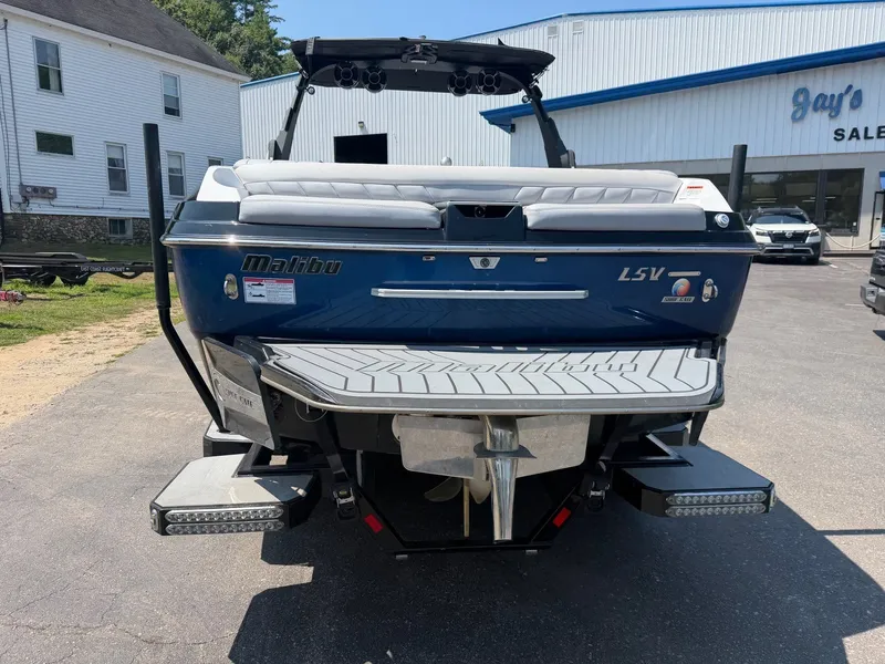 Slide: The Image of Malibu Wakesetter 25 LSV 2016 - 9