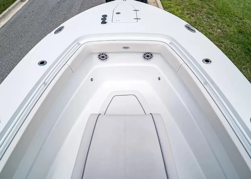 Slide: The Image of Sea Hunt Ultra 265SL 2027 - 28