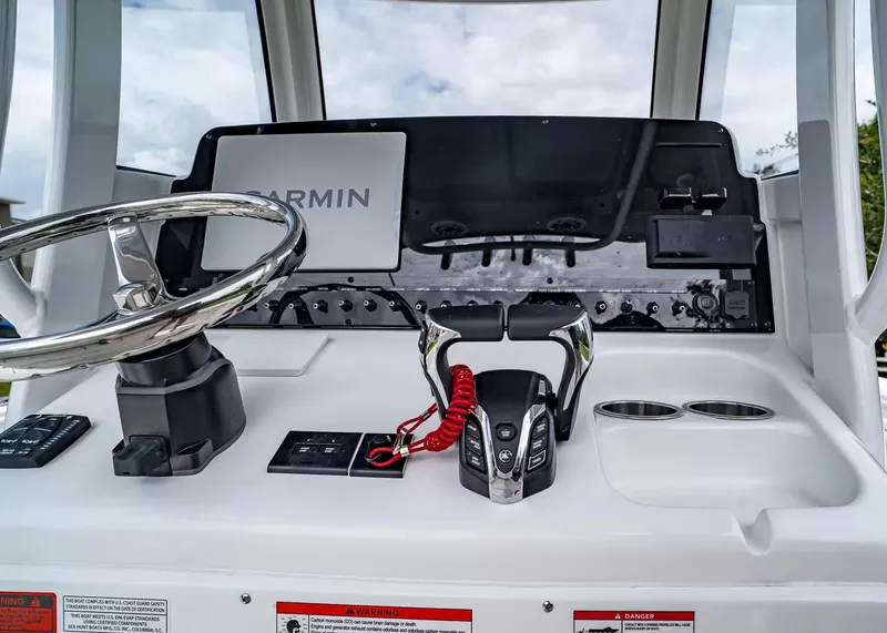 Slide: The Image of Sea Hunt Ultra 265SL 2027 - 18