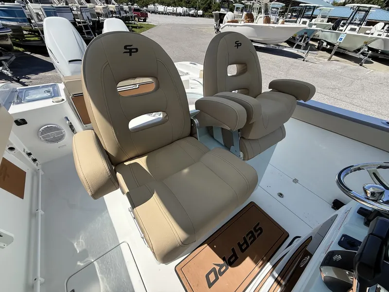 Slide: The Image of Sea Pro 292 2027 - 11