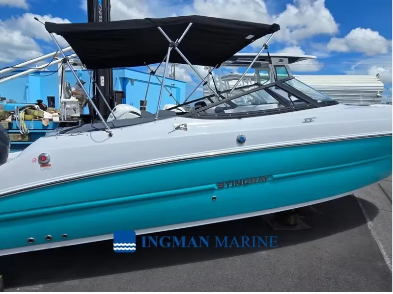 The Image of Stingray 24 DC 2027 - 1