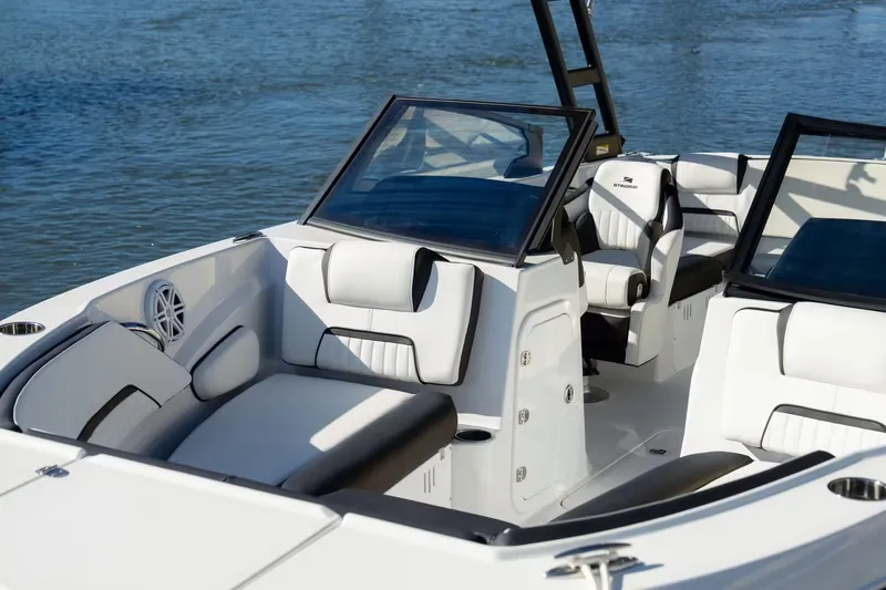 Slide: The Image of Stingray 20 SBX 2027 - 16