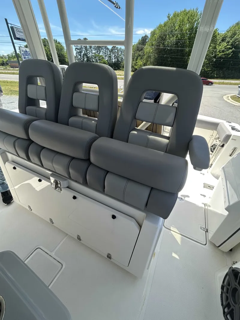 Slide: The Image of Boston Whaler 360 Outrage 2023 - 9