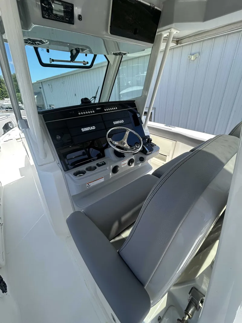 Slide: The Image of Boston Whaler 360 Outrage 2023 - 8