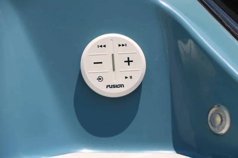 Slide: The Image of Stingray 225 SE 2020 - 52