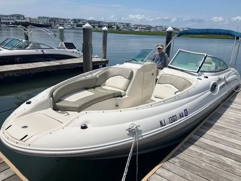 The Image of Sea Ray 240 Sundeck 2007 - 1