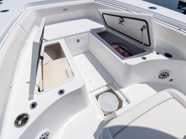 Slide: The Image of Sea Hunt Gamefish 27FS 2027 - 5