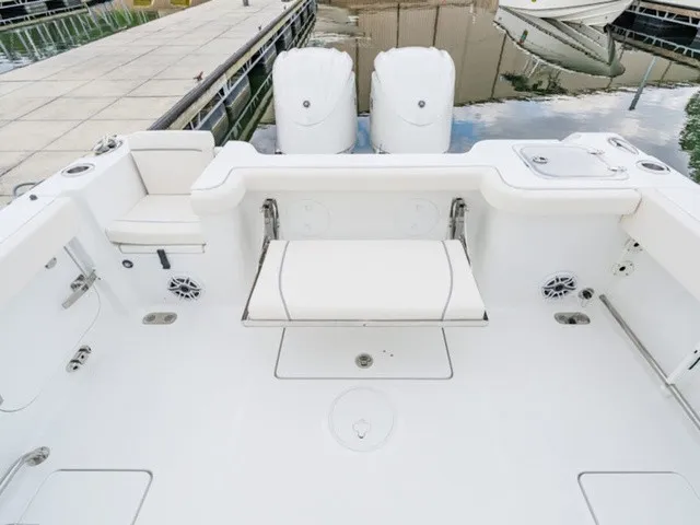 Slide: The Image of Sea Hunt Gamefish 27FS 2027 - 10