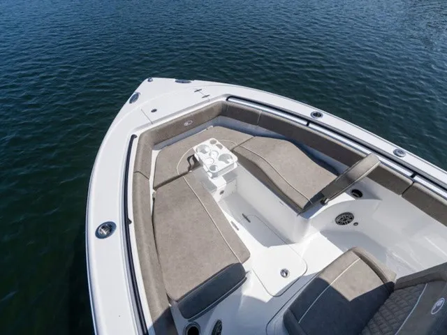 Slide: The Image of Sea Hunt Ultra 255SE 2027 - 5