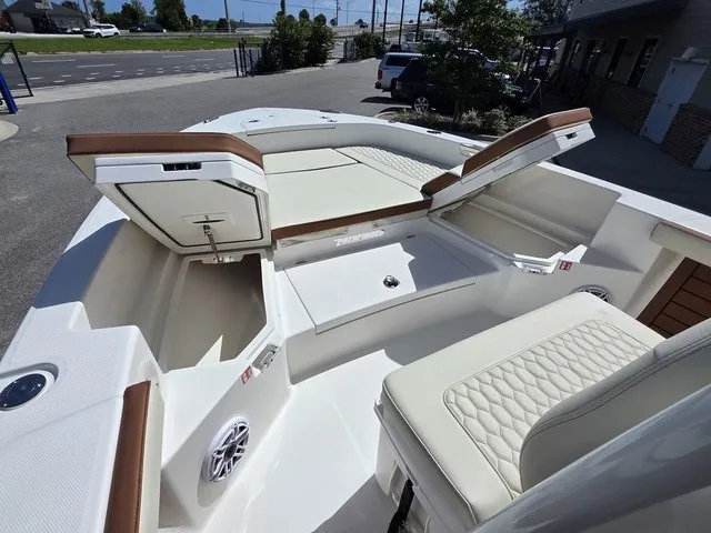 Slide: The Image of Pathfinder 2400 Hybrid 2027 - 31